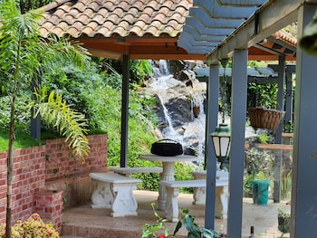 kacholam serviced villa