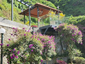 kacholam serviced villa