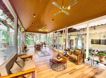 kacholam serviced villa