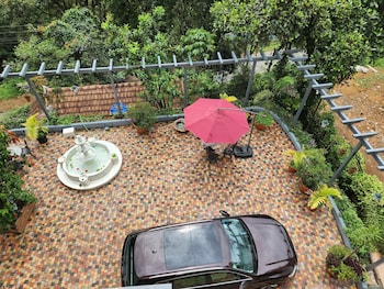 kacholam serviced villa