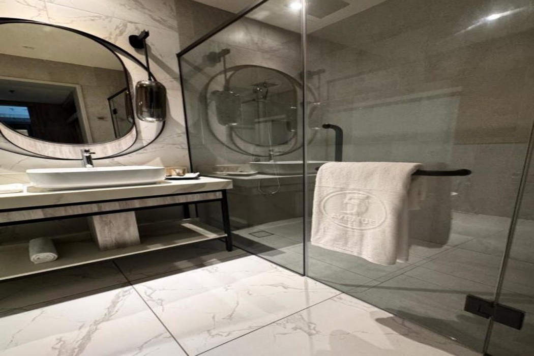 fifth avenue hotel