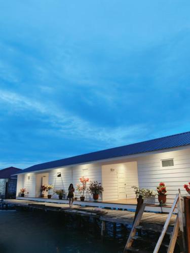 bubblefish water villa