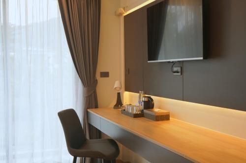 seaside naithon phuket