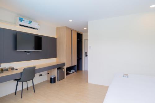 seaside naithon phuket