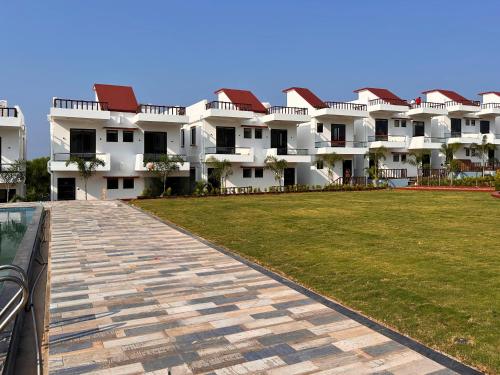 baywatch resort bhogave beach