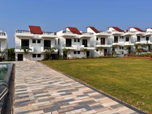 baywatch resort bhogave beach