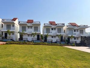 baywatch resort bhogave beach