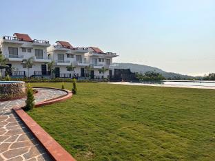 baywatch resort bhogave beach