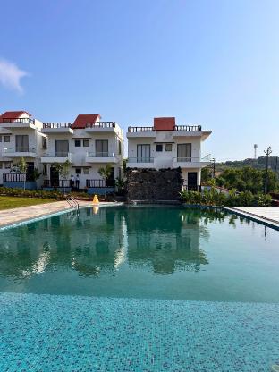 baywatch resort bhogave beach