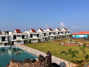 baywatch resort bhogave beach