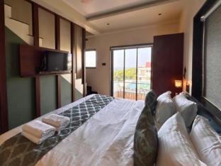 baywatch resort bhogave beach