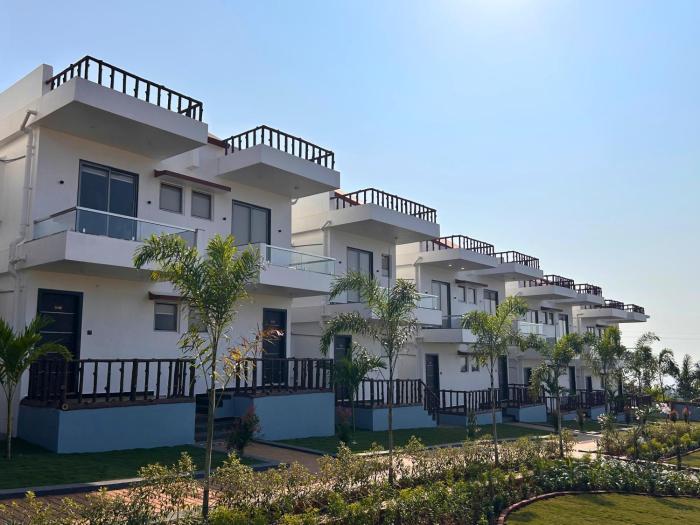 baywatch resort bhogave beach