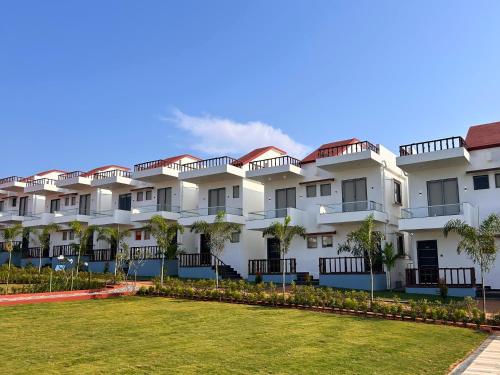 baywatch resort bhogave beach