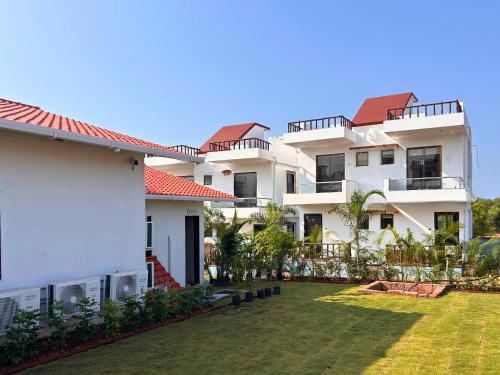 baywatch resort bhogave beach