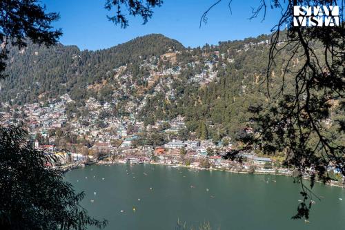 stayvista at the northern lake house