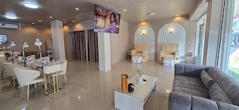 royal star suites pattaya
