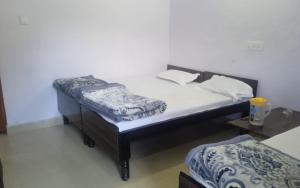 hotel sarthak bed n breakfast by stayapart