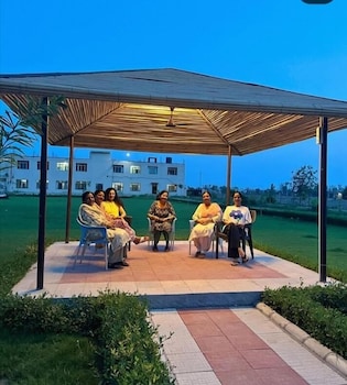 aarogya naturopathy village