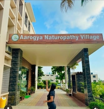 aarogya naturopathy village