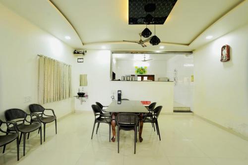 mahalaxmi hills bungalow