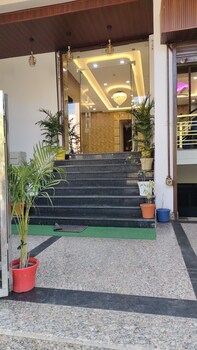 hotel the shanaya agra