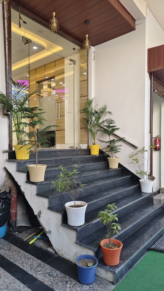 hotel the shanaya agra