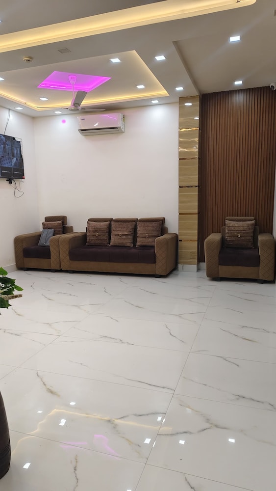 hotel the shanaya agra