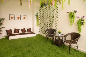 the monarch hotel bagalur it park