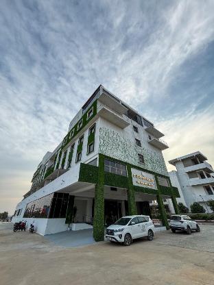 the monarch hotel bagalur it park