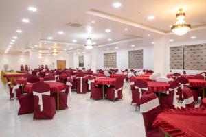 the monarch hotel bagalur it park