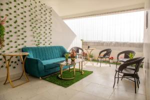 the monarch hotel bagalur it park