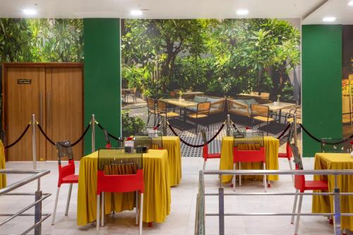 the monarch hotel bagalur it park