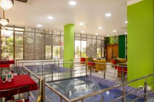 the monarch hotel bagalur it park