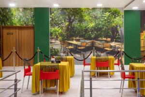 the monarch hotel bagalur it park