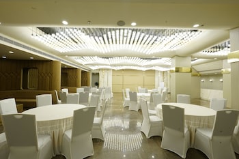 park central jaipur city center