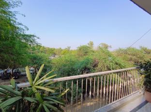 hotel hauz khas fort view