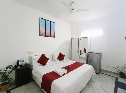 Hotel Hauz Khas Fort View,,2 star
