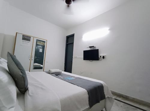 Hotel Hauz Khas Fort View,,2 star