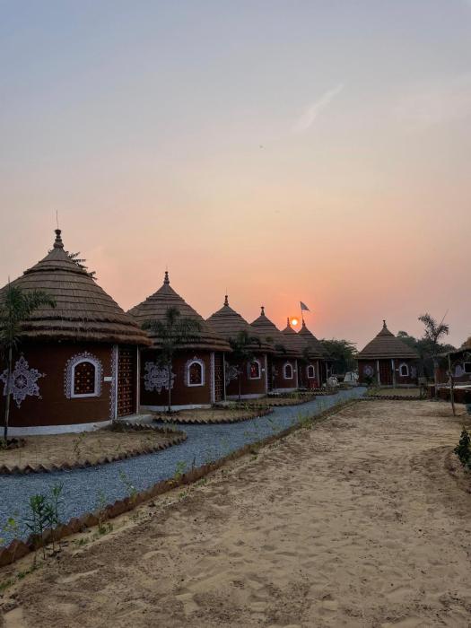 ret mahal huts and resort