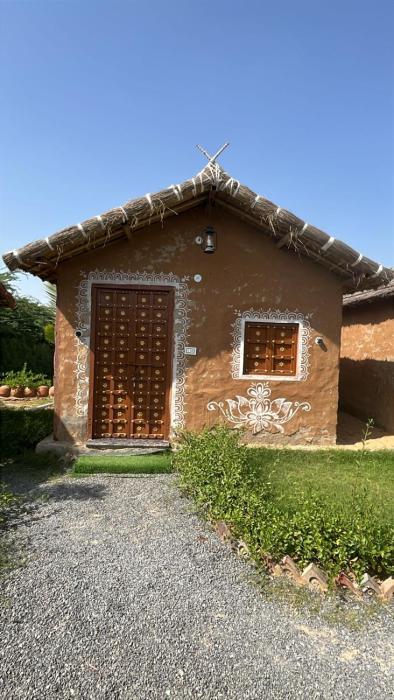 ret mahal huts and resort