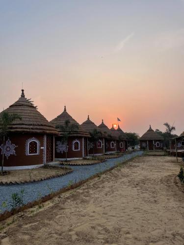 ret mahal huts and resort