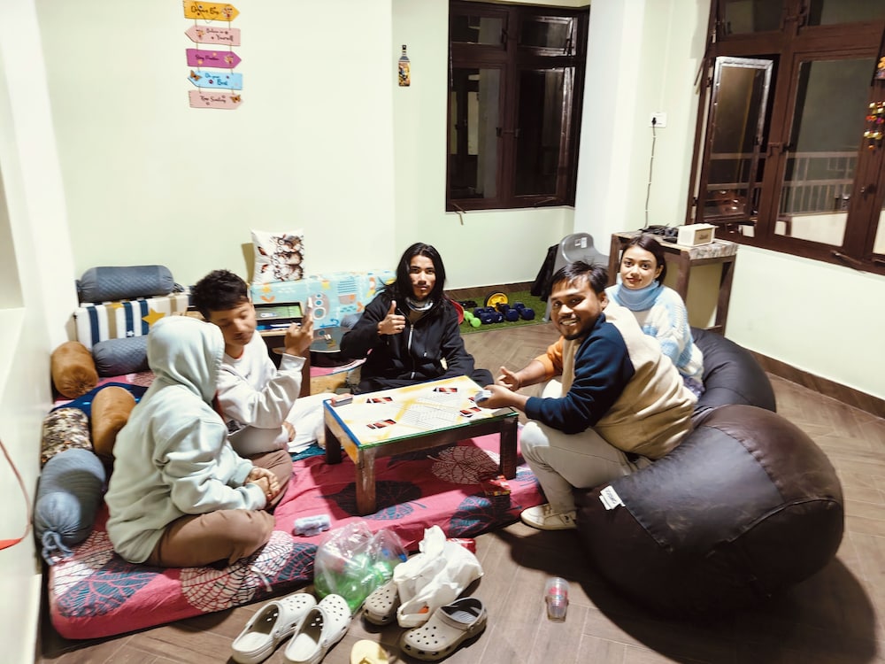 xtsy travellers hostel