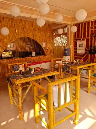 xtsy travellers hostel