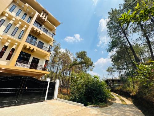 Xtsy Travellers Hostel,,2 star