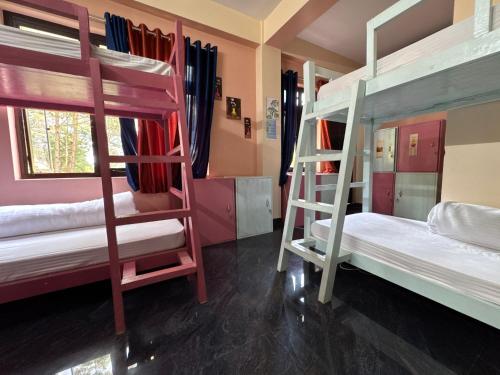 xtsy travellers hostel