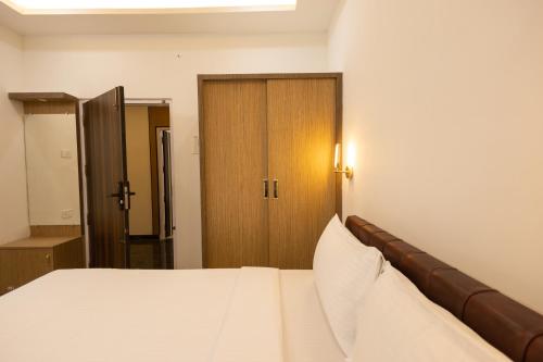 Hotel Kurunjii Residency,,3 star