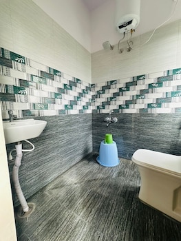 s g r hotel and lodge