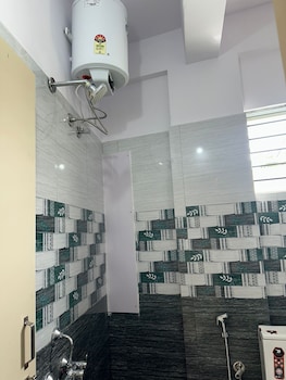 s g r hotel and lodge