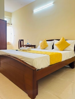 s g r hotel and lodge