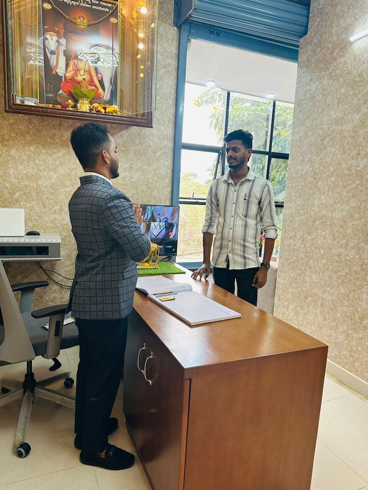 s g r hotel and lodge